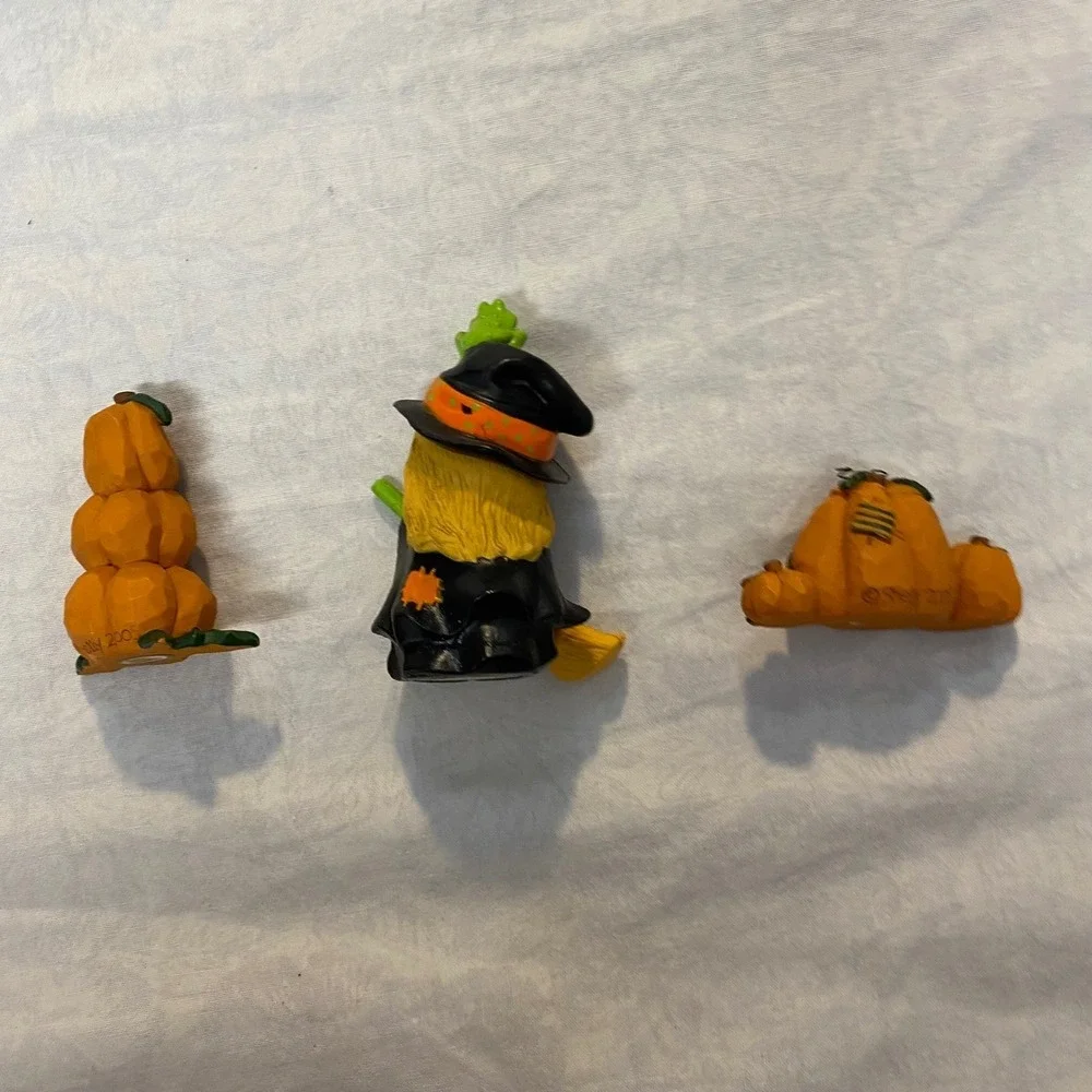 Shelly's Pumpkin Patch Halloween Figurine Set Witch & Pumpkins 2005 Lot‎ 3